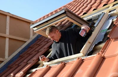 Pose de fenêtres de toit Velux à Château-Chervix